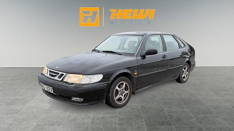 Svart Begagnad 2000 Saab 9-3 Halvkombi | 24 900 kr (Lite dyr) - Bild 1/4