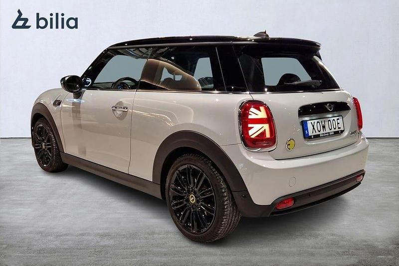 Begagnad Mini Cooper SE Premium 135 kW (184 HK) 2022 Silver Halvkombi