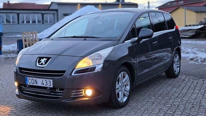 Begagnad 2010 Peugeot 5008 Minibuss | 44 900 kr (Marknadspris) - Bild 1/4