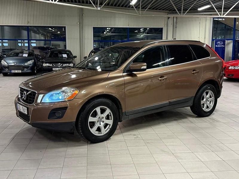 Brun Begagnad 2009 Volvo XC60 Momentum SUV | 79 900 kr (Superpris) - Bild 1/4