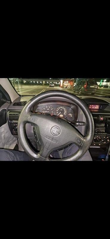 Begagnad 2001 Opel Astra Halvkombi | 23 000 kr (Marknadspris) - Bild 1/4