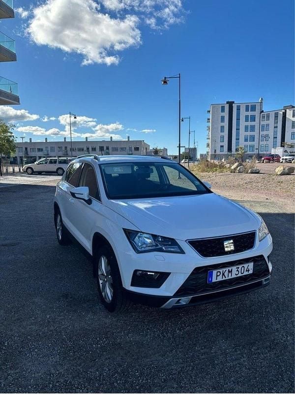 Vit Begagnad 2017 Seat Ateca Ecomotive SUV | 135 000 kr (Bra pris) - Bild 1/4