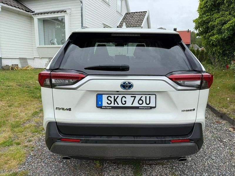 Begagnad Toyota RAV4 Hybrid Executive 222 HK (163 kW) 2019 Vit SUV