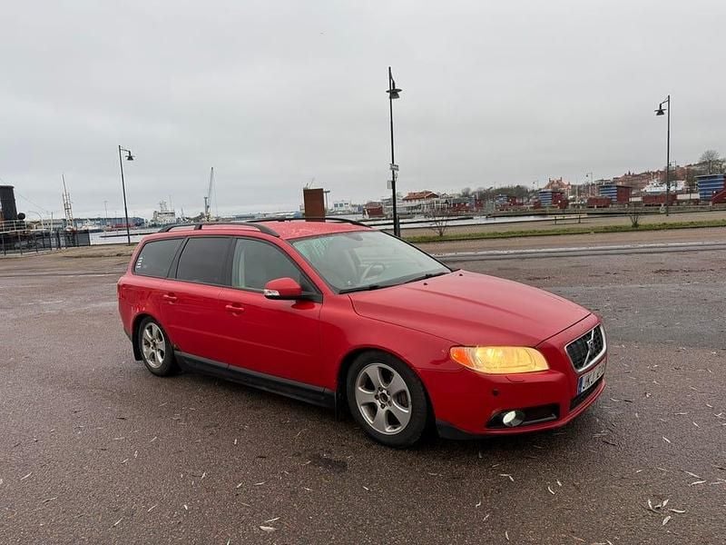 Begagnad 2008 Volvo V70 Kombi | 15 900 kr (Superpris) - Bild 1/4
