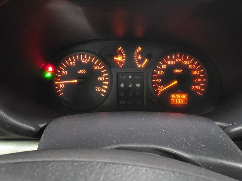 Begagnad Renault Clio II 75 HK (55 kW) 2002 Halvkombi