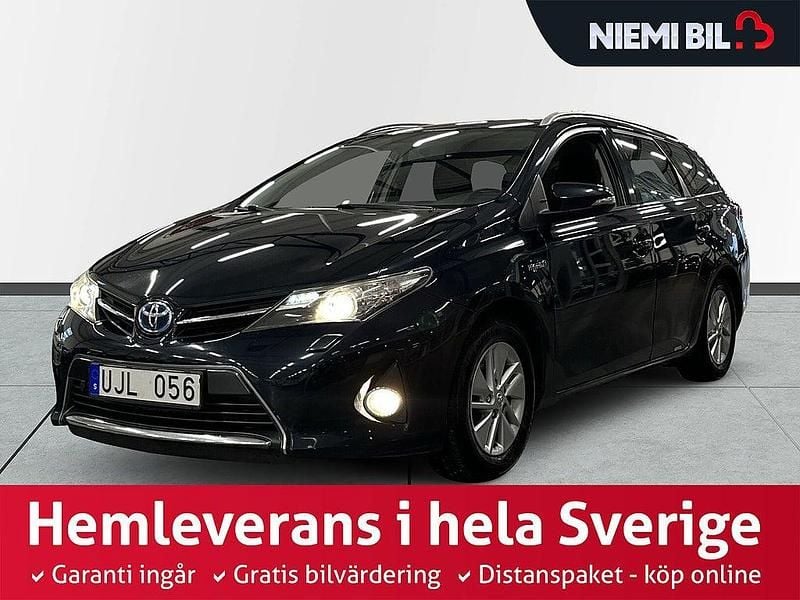 Mörkblå Begagnad 2013 Toyota Auris Touring Sports Kombi | 119 900 kr (Marknadspris) - Bild 1/3