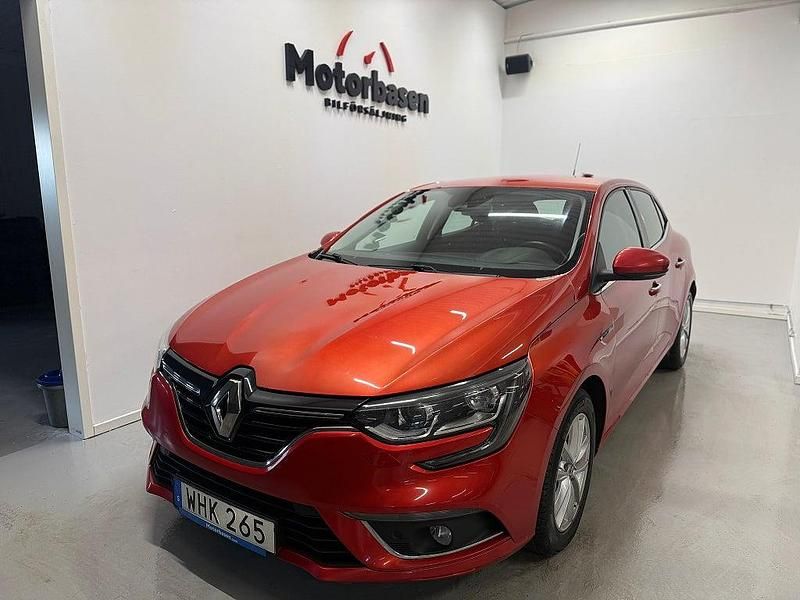 Röd Begagnad 2016 Renault Mégane IV Halvkombi | 74 899 kr (Marknadspris) - Bild 1/4
