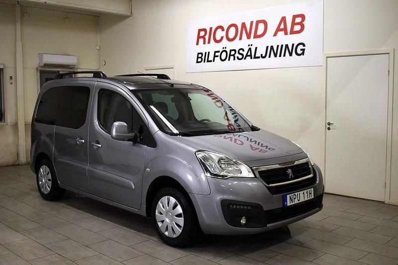 Mörkgrå Begagnad 2016 Peugeot Partner Tepee Minibuss | 99 900 kr - Bild 1/4