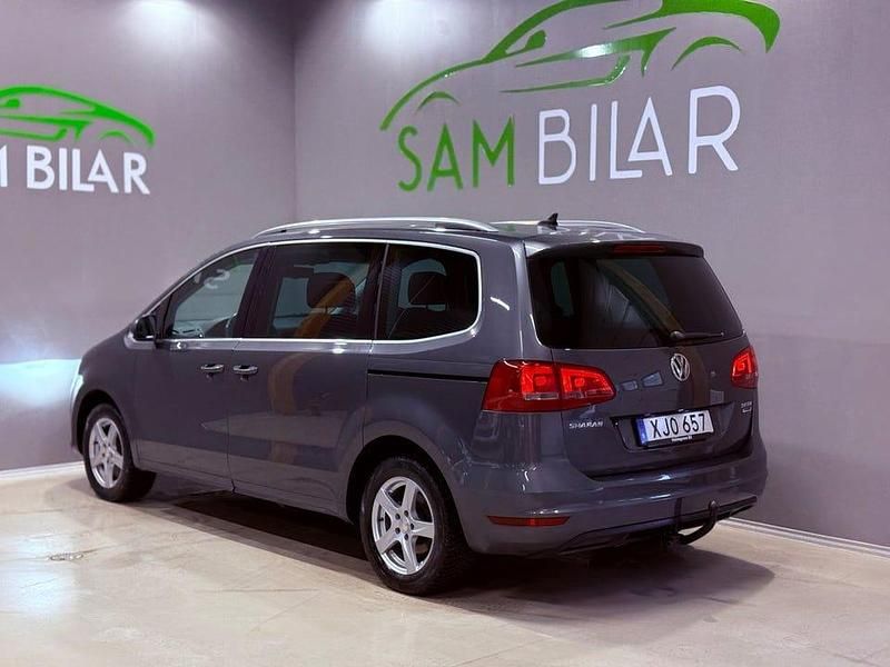 Begagnad VW Sharan 140 HK (102 kW) 2015 Grå Minibuss