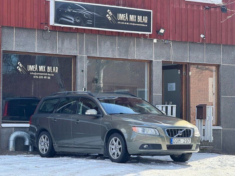 Grön Begagnad 2009 Volvo V70 Momentum Kombi | 59 000 kr (Bra pris) - Bild 1/4