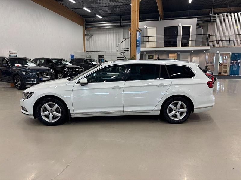 Vit Begagnad 2016 VW Passat GT Kombi | 144 000 kr (Marknadspris) - Bild 1/1