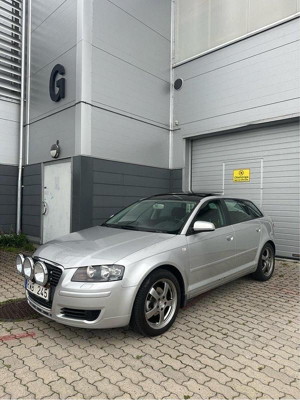 Silver Begagnad 2007 Audi A3 Sportback Attraction Halvkombi | 27 900 kr (Marknadspris) - Bild 1/4