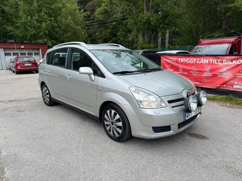 Silver Begagnad 2005 Toyota Corolla Verso Minibuss | 37 900 kr (Marknadspris) - Bild 1/4