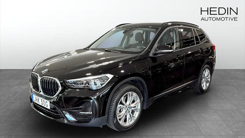 Svart Begagnad 2020 BMW X1 SUV | 339 900 kr (Lite dyr) - Bild 1/4