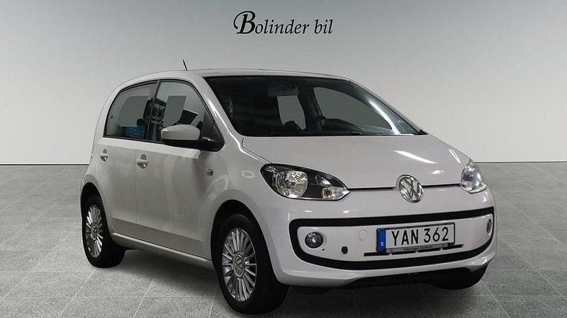 Vit Begagnad 2015 VW up! high up! Halvkombi | 59 800 kr (Marknadspris) - Bild 1/4