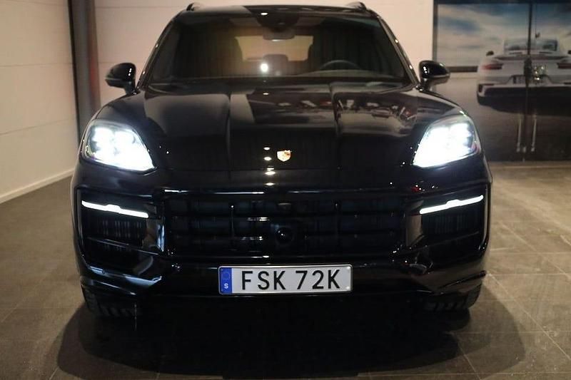 Begagnad Porsche Cayenne 469 HK (344 kW) 2025 Svart SUV
