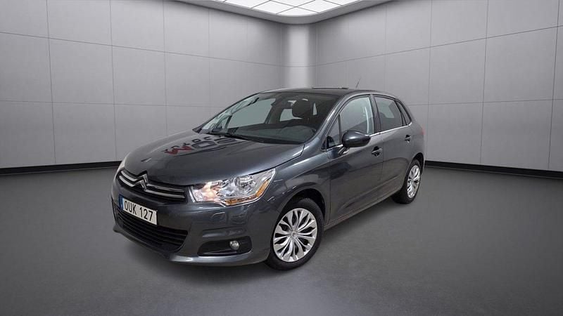 Grå Begagnad 2012 Citroën C4 Halvkombi | 41 900 kr (Marknadspris) - Bild 1/4