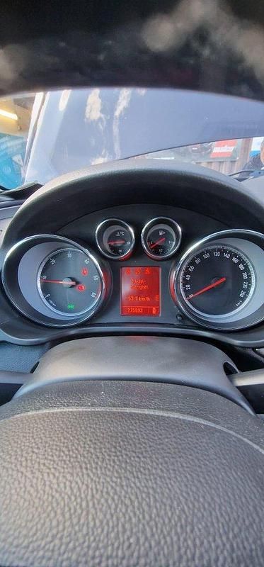 Brun Begagnad 2011 Opel Insignia Edition Kombi | 25 000 kr (Superpris) - Bild 1/4