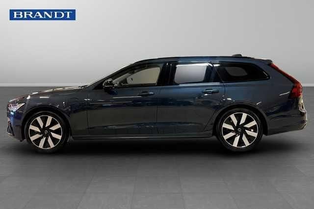 Begagnad Volvo V90 Plus 355 HK (261 kW) 2024 Mörkblå (blå) Kombi