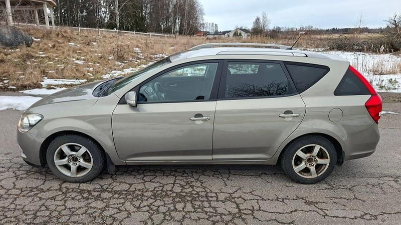 Begagnad Kia Ceed Sportswagon 128 HK (94 kW) 2011 Kombi