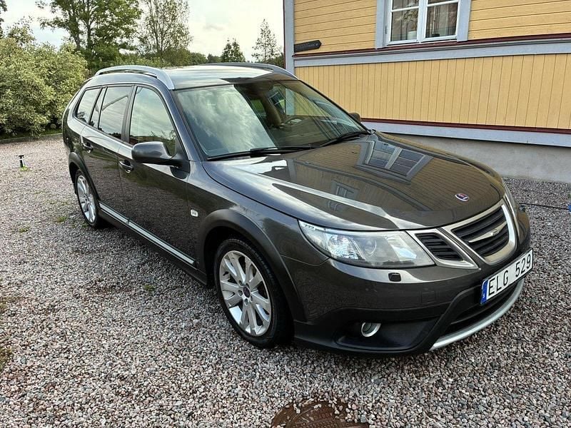 Grå Begagnad 2010 Saab 9-3X Kombi | 71 900 kr (Superpris) - Bild 1/4