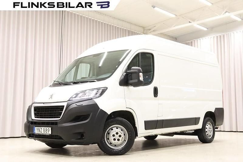 Vit Begagnad 2018 Peugeot Boxer Van | 128 750 kr (Bra pris) - Bild 1/4