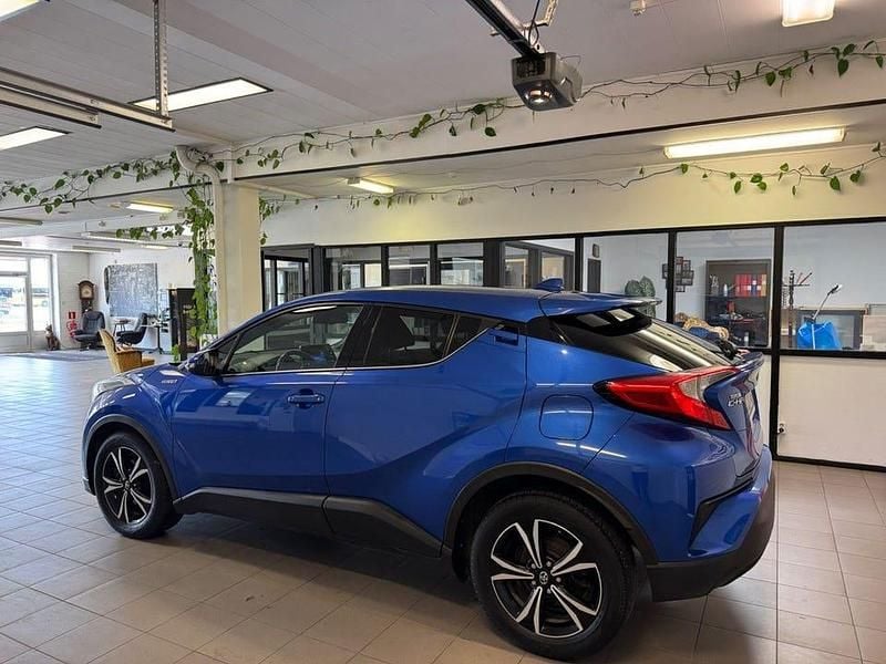 Begagnad Toyota C-HR Edition 122 HK (89 kW) 2019 Blå SUV