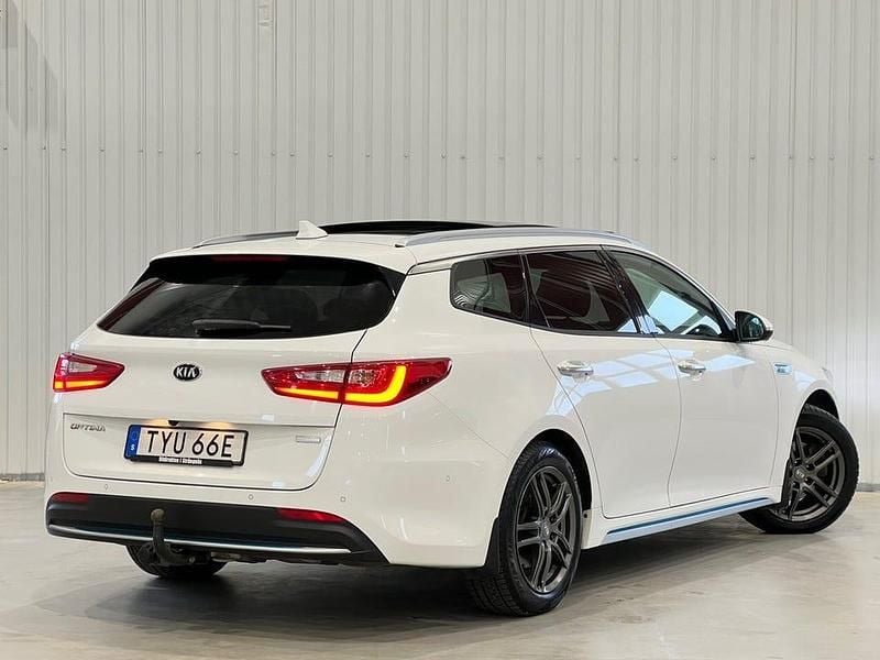 Begagnad Kia Optima Plus 205 HK (150 kW) 2019 Vit Kombi