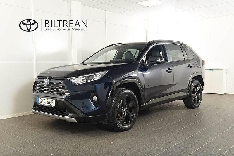 Blå Begagnad 2020 Toyota RAV4 Hybrid Style SUV | 354 900 kr (Marknadspris) - Bild 1/4
