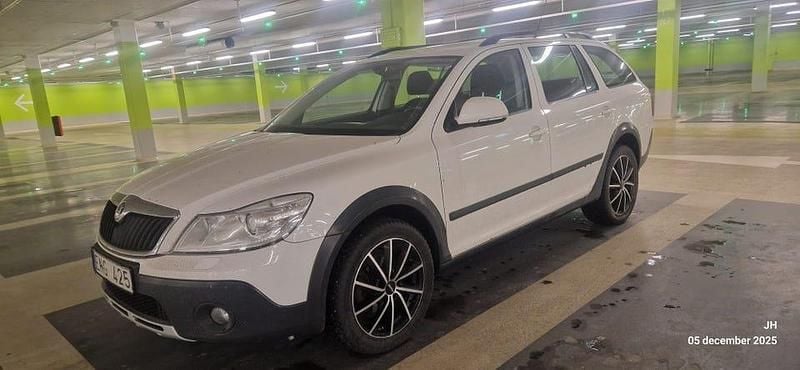 Begagnad Skoda Octavia Scout 140 HK (102 kW) 2010 Kombi