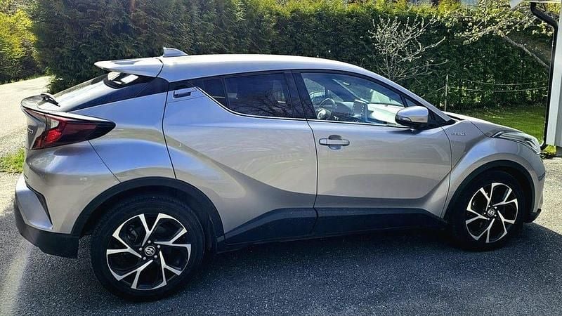 Begagnad 2020 Toyota C-HR SUV | 250 000 kr (Marknadspris) - Bild 1/4
