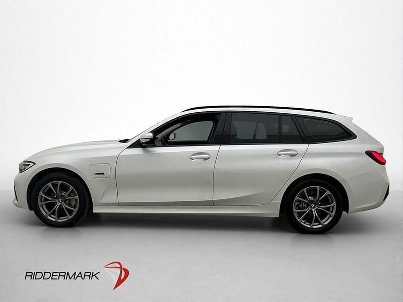 Begagnad BMW 330 Sport Line 292 HK (214 kW) 2022 Vit Kombi