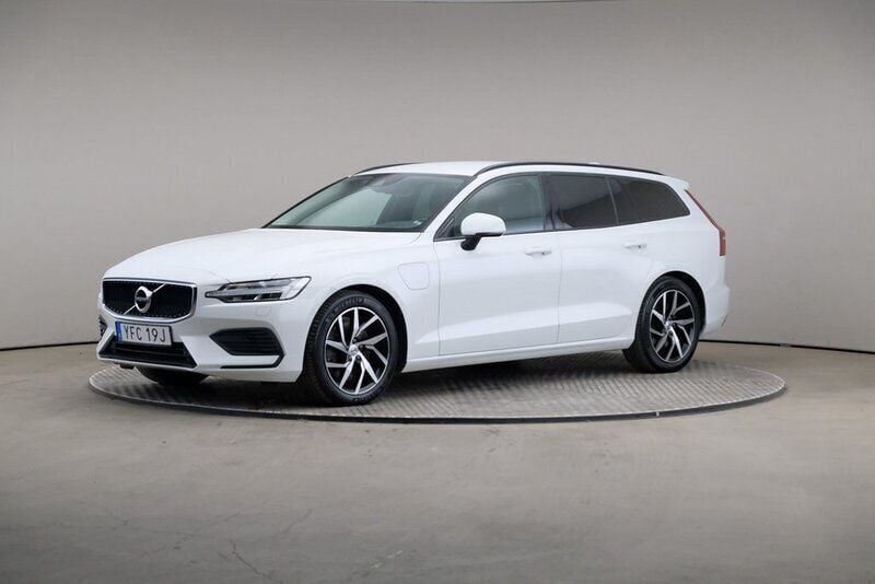 Vit Begagnad 2020 Volvo V60 Momentum Kombi | 265 000 kr (Marknadspris) - Bild 1/4