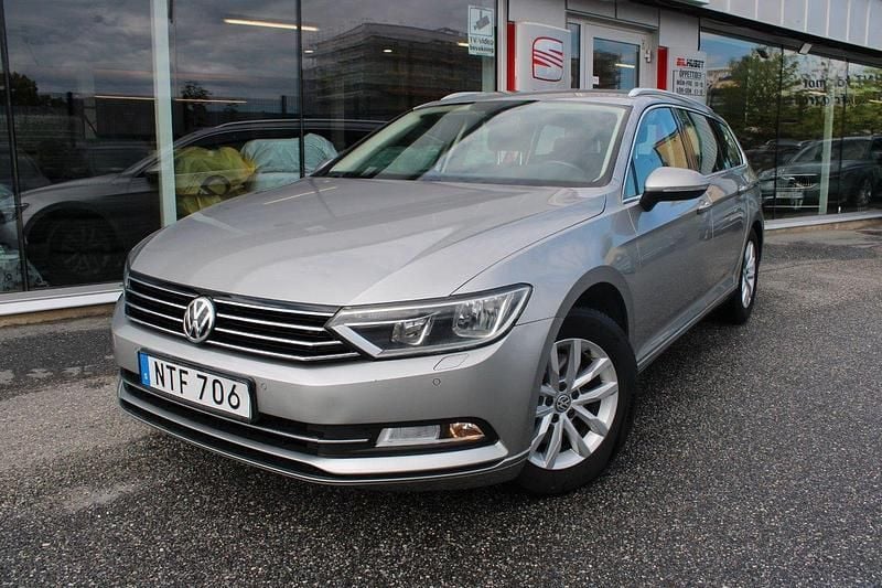 Silver Begagnad 2015 VW Passat Kombi | 134 900 kr (Bra pris) - Bild 1/4