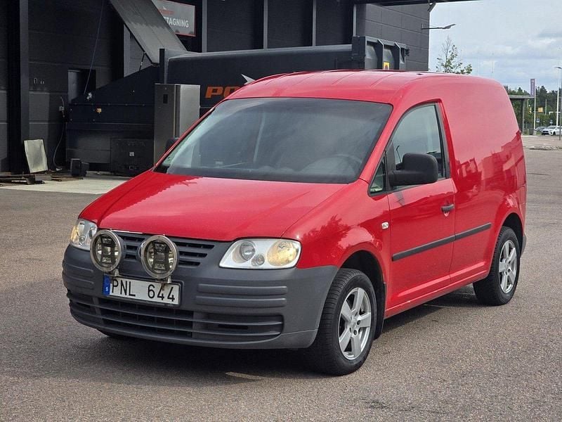 Röd Begagnad 2008 VW Caddy Minibuss | 27 000 kr (Superpris) - Bild 1/4