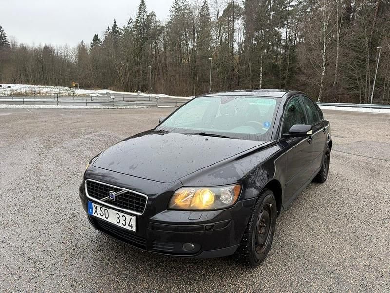 Begagnad 2006 Volvo S40 Sedan | 16 000 kr (Bra pris) - Bild 1/4