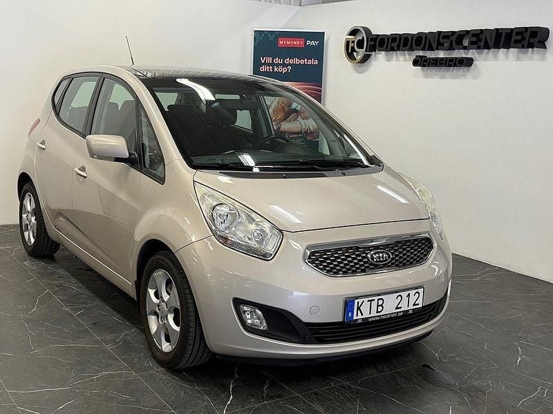 Silver Begagnad 2010 Kia Venga EX Halvkombi | 69 900 kr (Lite dyr) - Bild 1/4