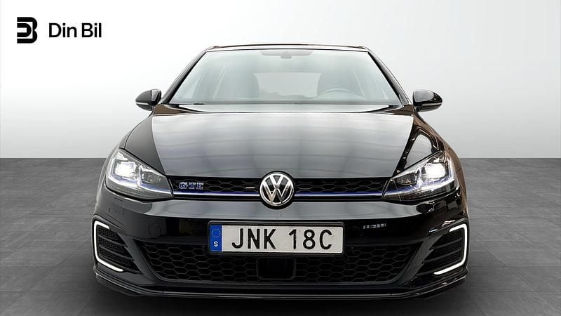Begagnad VW Golf VII GTE 150 HK (110 kW) 2020 Svart