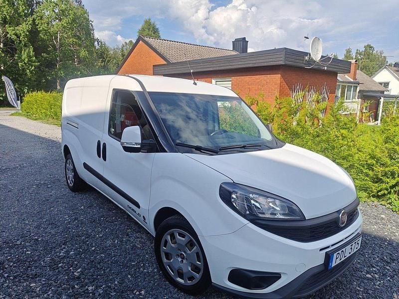 Begagnad 2018 Fiat Doblò Minibuss | 99 500 kr - Bild 1/4