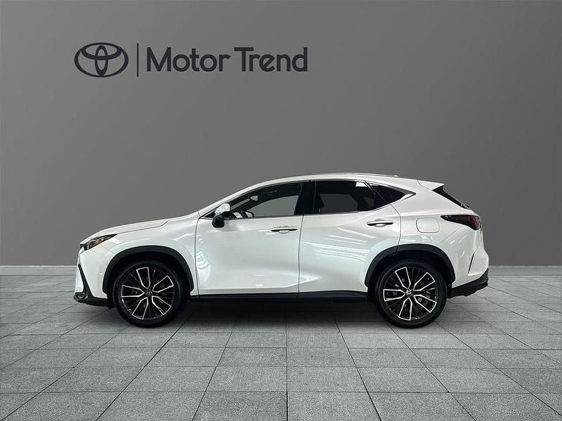 Begagnad Lexus NX450h+ Luxury Line 313 HK (230 kW) 2022 Vit SUV