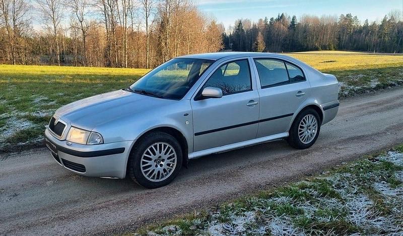 Begagnad 2003 Skoda Octavia Kombi | 23 800 kr - Bild 1/4