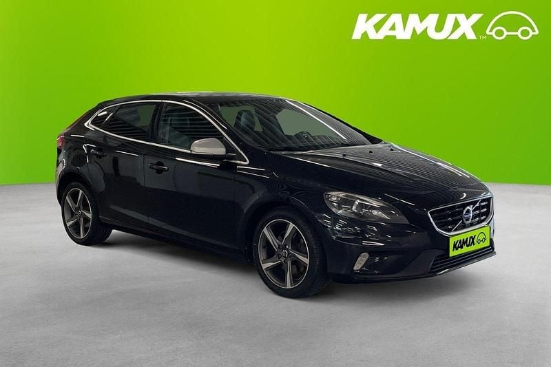 Svart Begagnad 2016 Volvo V40 R-Design Kombi | 149 800 kr (Marknadspris) - Bild 1/4