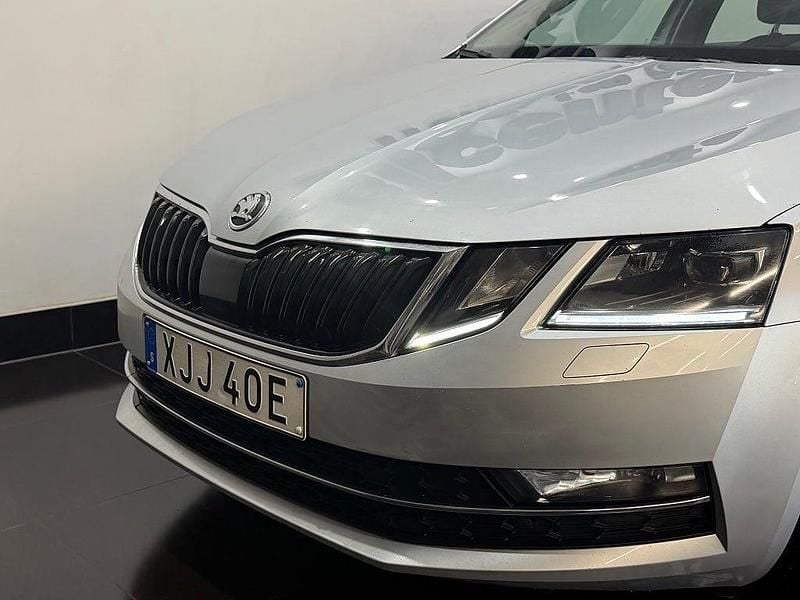 Begagnad Skoda Octavia G-TEC Style 131 HK (96 kW) 2019 Silver Kombi
