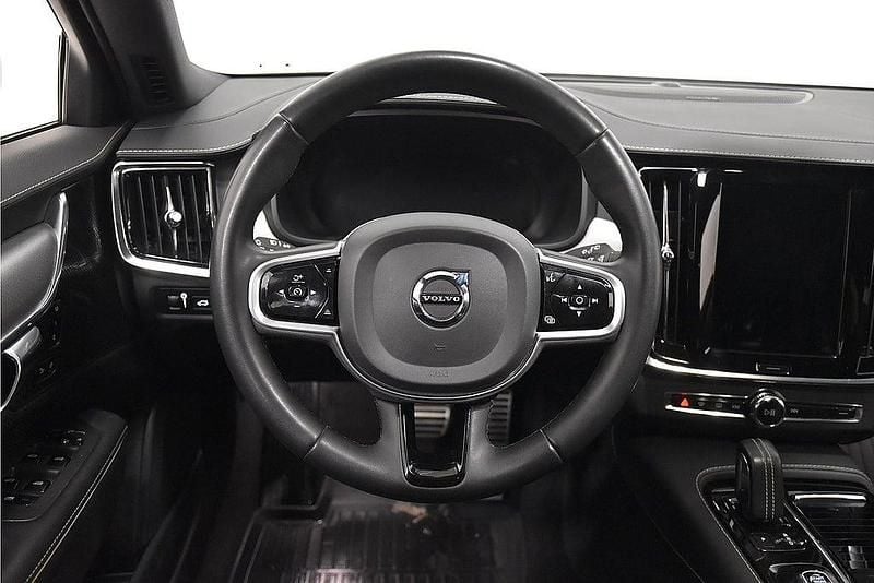 Begagnad Volvo V90 R-Design 253 HK (186 kW) 2021 Vit Kombi