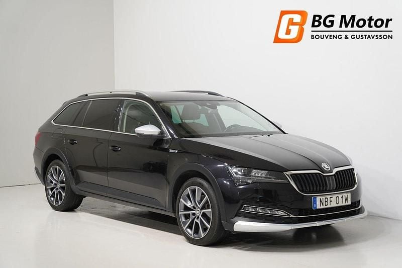 Svart Begagnad 2021 Skoda Superb Kombi | 309 600 kr (Bra pris) - Bild 1/4