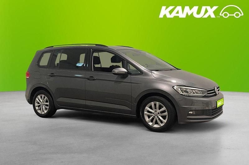 Brun Begagnad 2018 VW Touran Minibuss | 189 800 kr (Bra pris) - Bild 1/4
