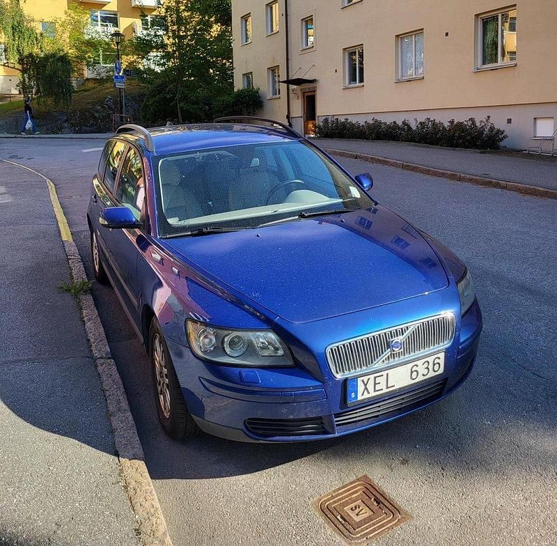 Blå Begagnad 2006 Volvo V50 Kombi | 17 000 kr (Bra pris) - Bild 1/4