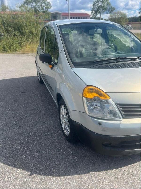 Grå Begagnad 2005 Renault Modus Minibuss | 17 800 kr (Bra pris) - Bild 1/4