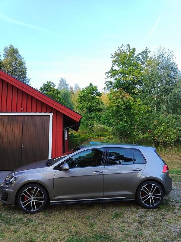 Begagnad 2015 VW Golf VII GTD | 165 000 kr (Dyr) - Bild 1/4