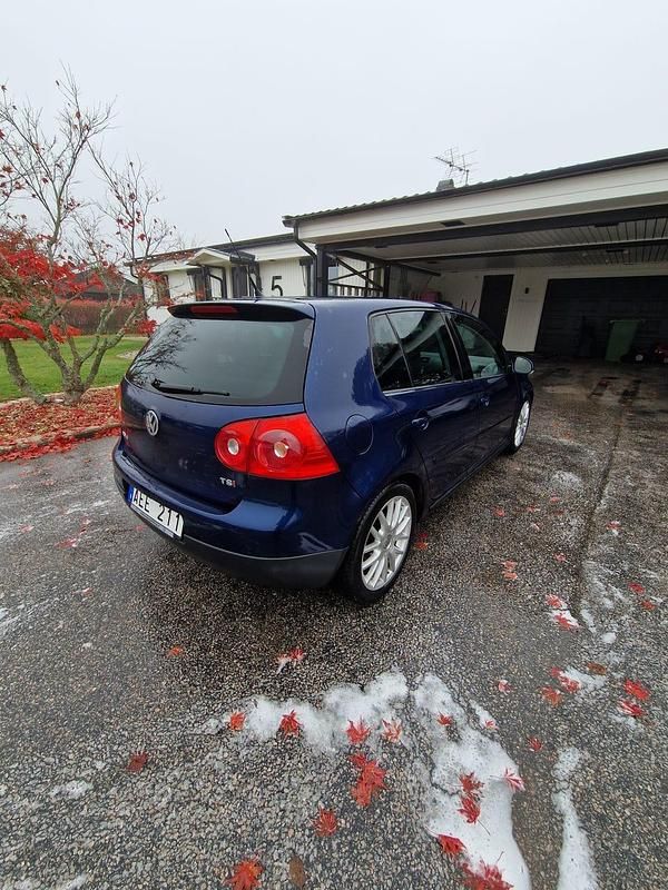 Begagnad VW Golf VI 140 HK (102 kW) 2008 Halvkombi